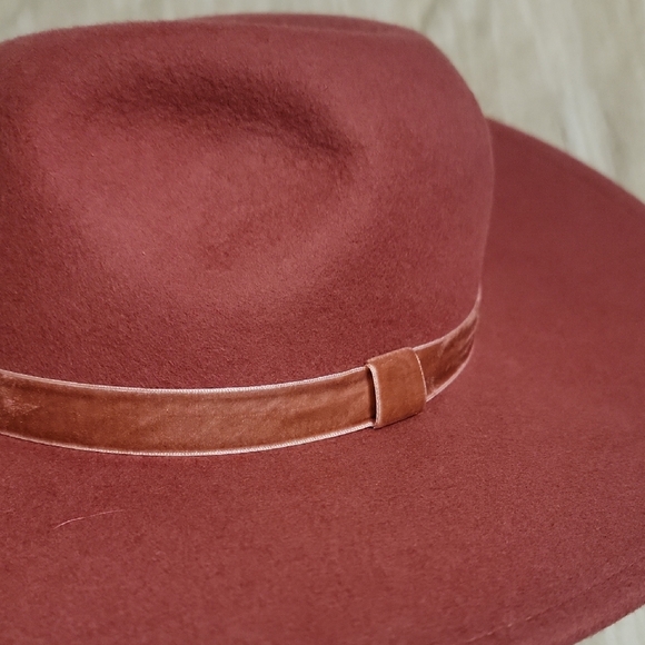 Elegant Burgundy Women's Hat - Picture 4 of 4